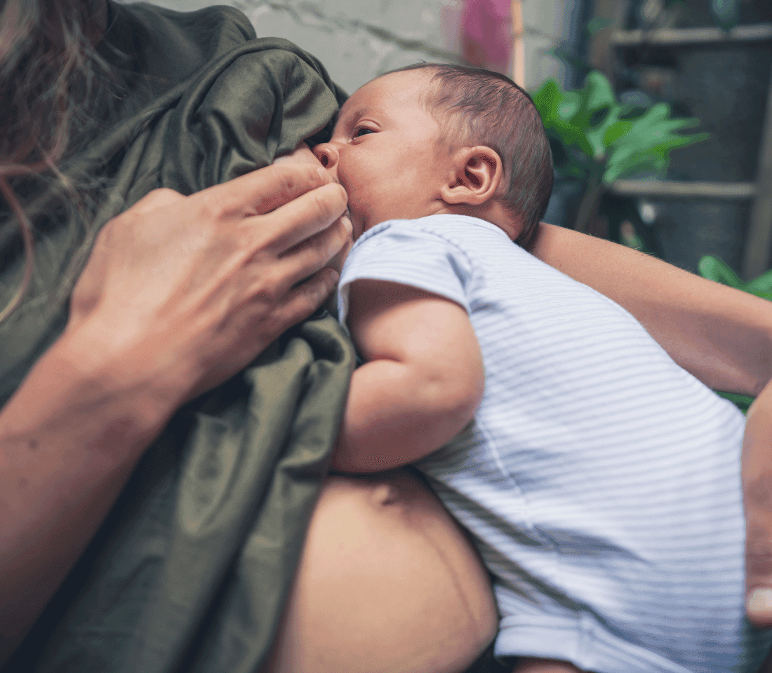 Alăptatul pe Timpul Sarcinii: Mituri și Realități