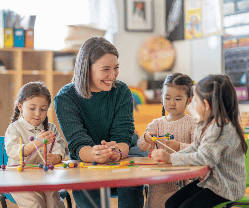 Ghid Complet pentru Alegerea Gradiniței sau Caminului Potrivit pentru Copilul Tău