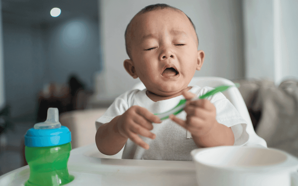 Cum îți poți proteja bebelușul de alergiile alimentare: sfaturi esențiale pentru părinți