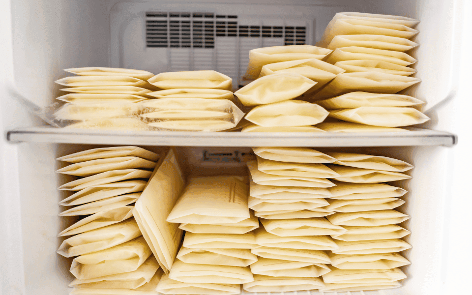 Tot ce trebuie să știi despre pungile pentru stocarea laptelui matern