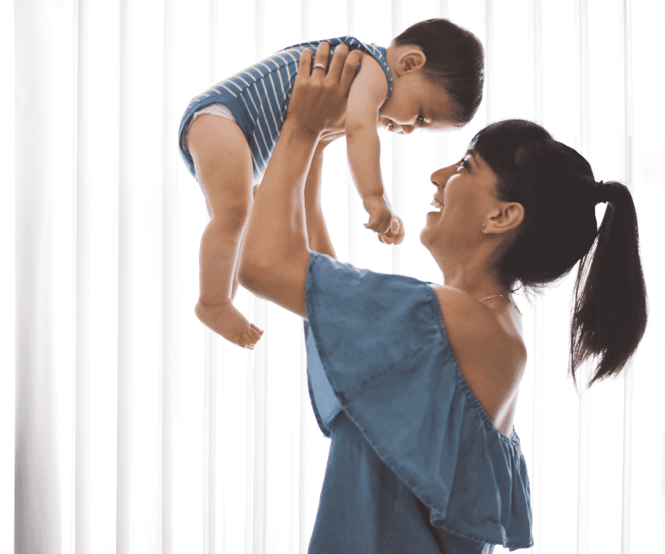 Cele 10 Nevoi Esențiale ale unui Bebeluș: Cum să Îngrijești Nevoile Micuțului Tău