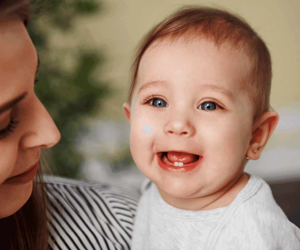 Creșterea Dinților la Bebeluși: Etape, Reacții și Motive pentru a Nu Vă Îngrijora